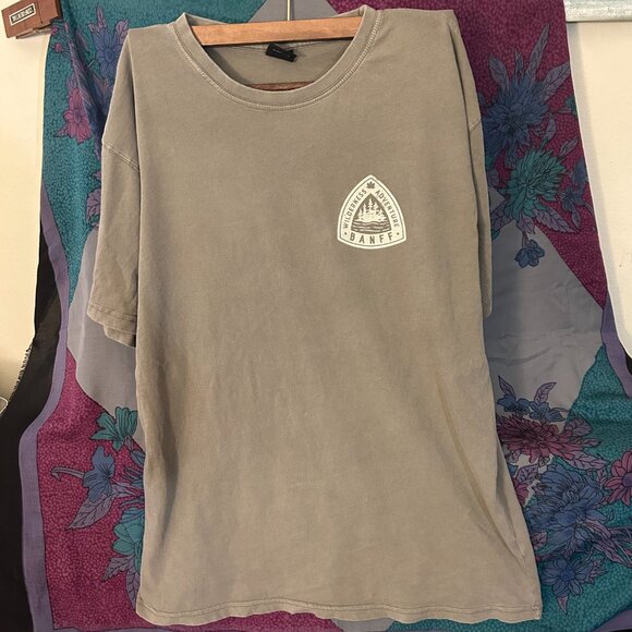 river wear banff canada graphic tee shirt XL - Picture 2 of 3